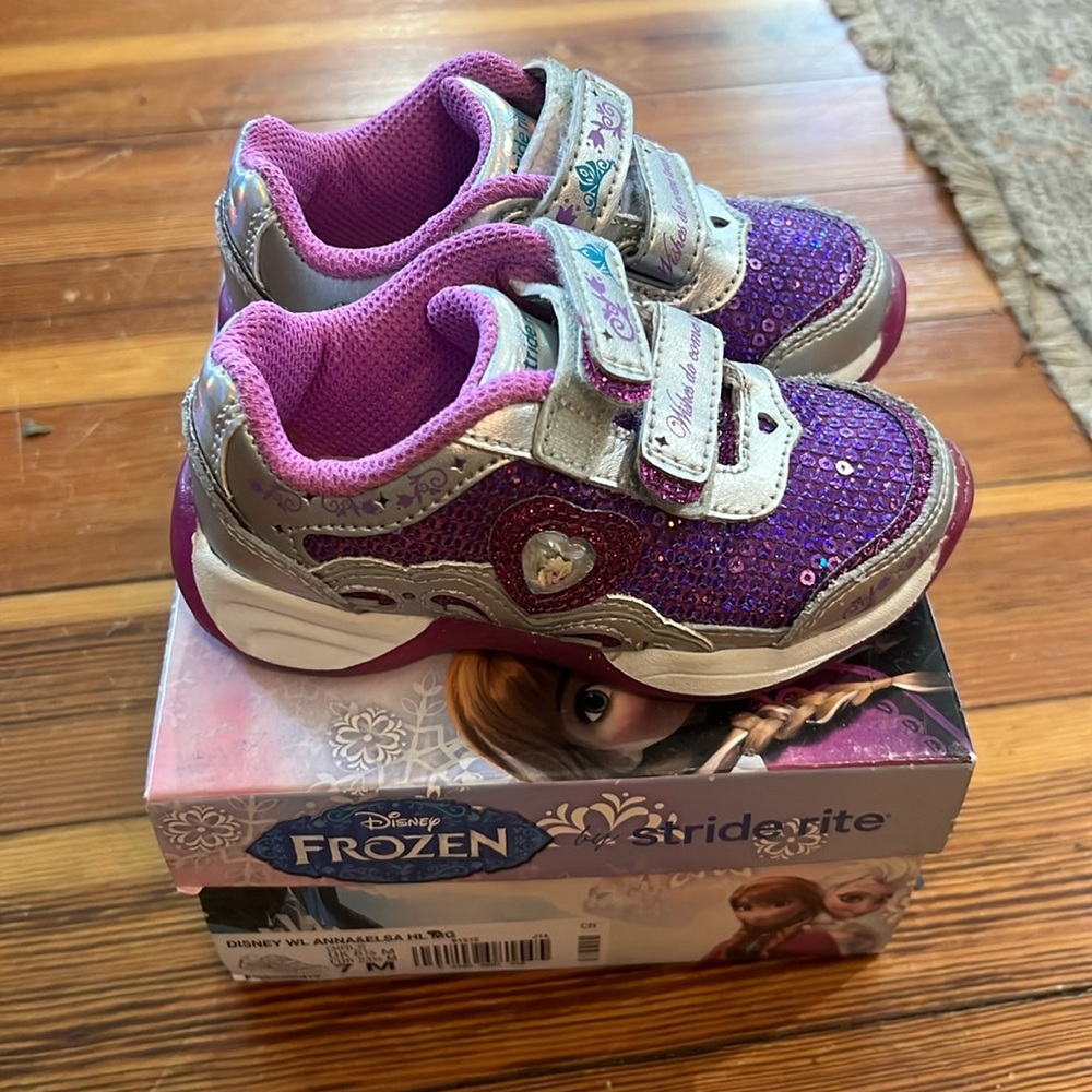 Stride Rite Frozen Sneaker